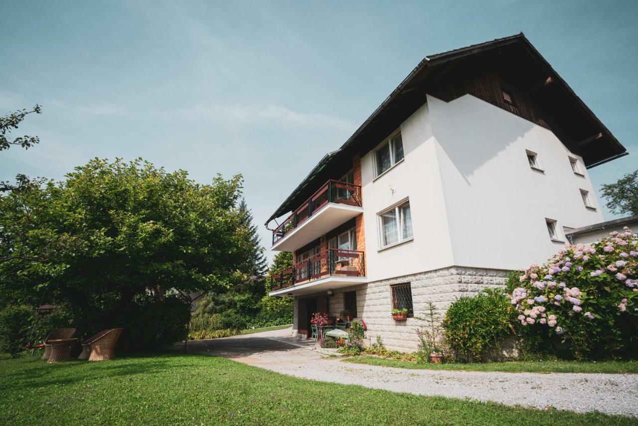 Apartmaji Retro Spodnje Gorje المظهر الخارجي الصورة